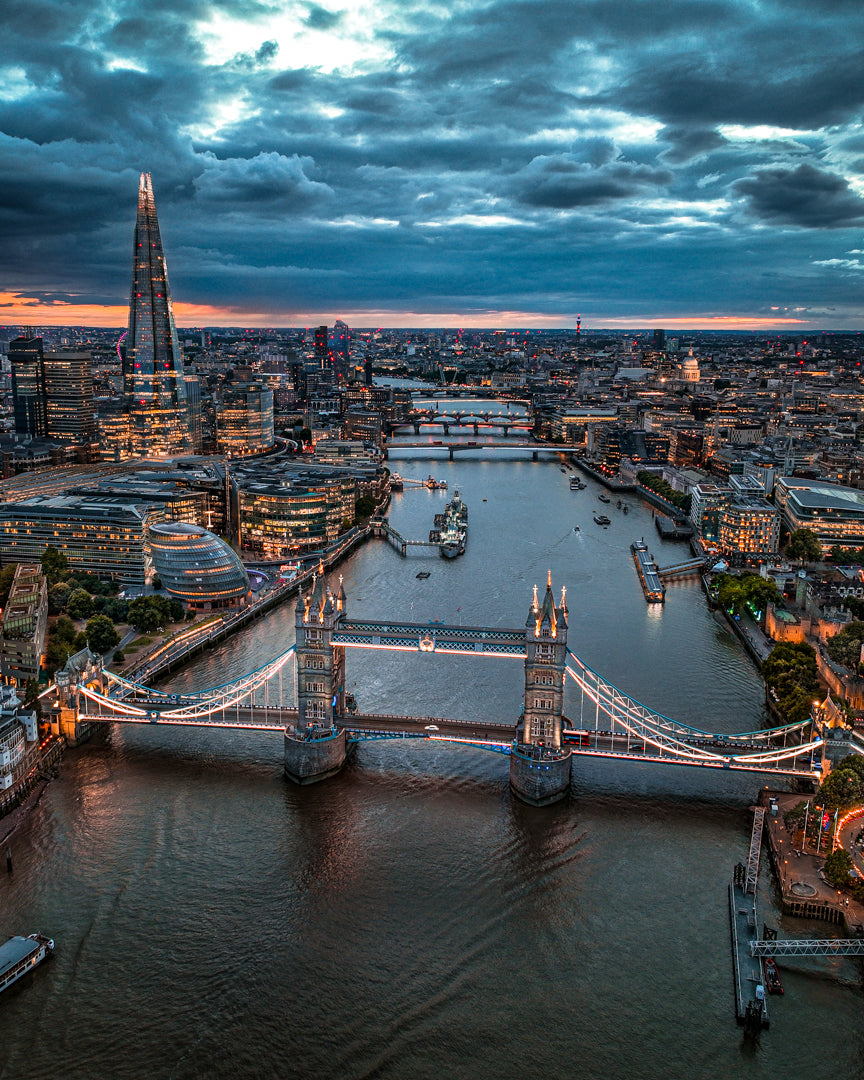 Crepúsculo del puente de la torre de Londres Póster